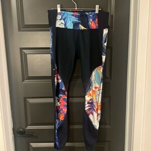 EUC Athleta 7/8 Tight Navy/Tropical Print Size Large Tall